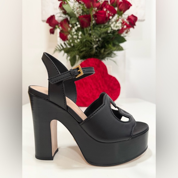 Gucci Interlocking G leather platform sandals in Black - Picture 5 of 15